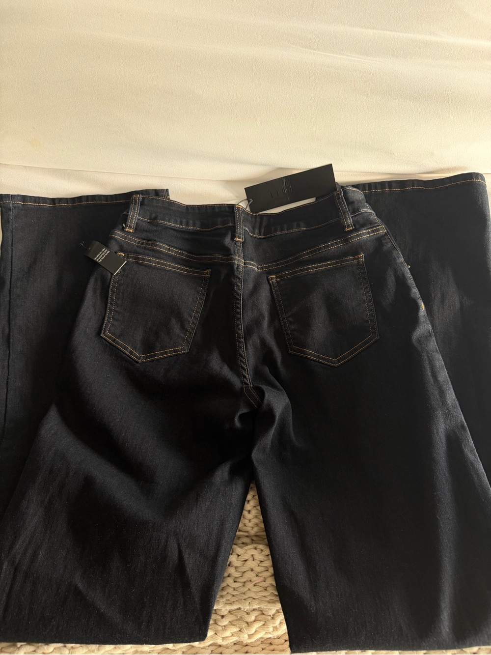 Lioness Cocoon Dark Blue Wide-Leg Jeans with Contrast Stitching - Picture 6 of 6